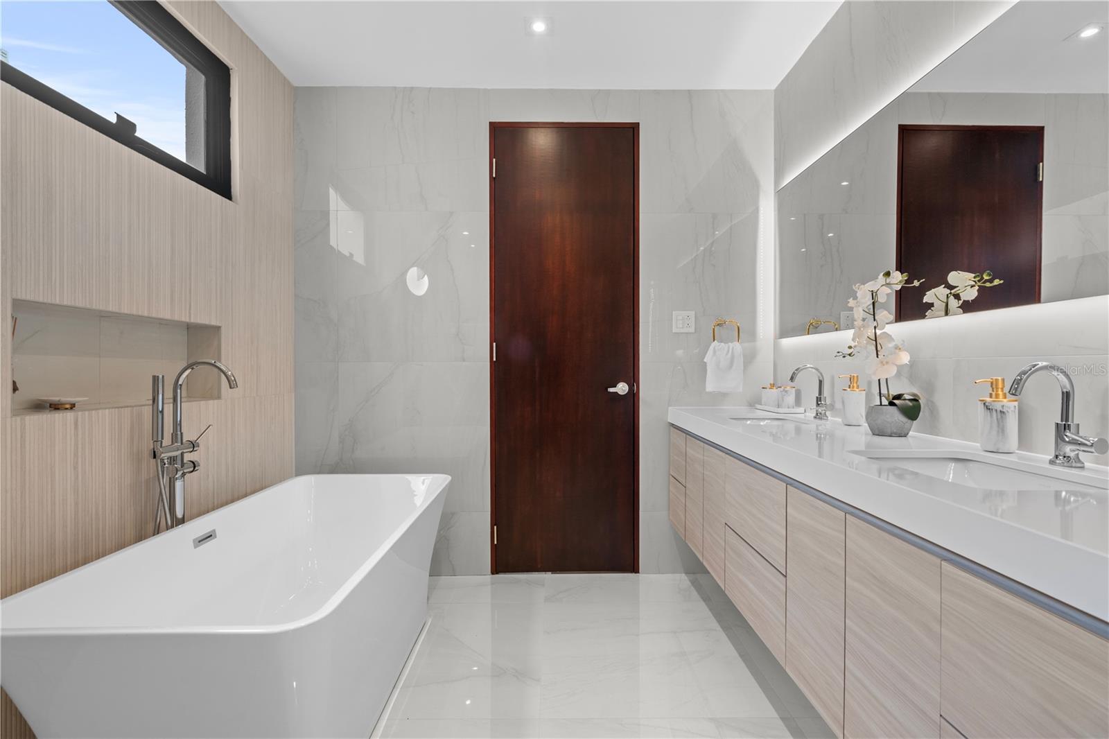 125 DORADO BEACH EAST