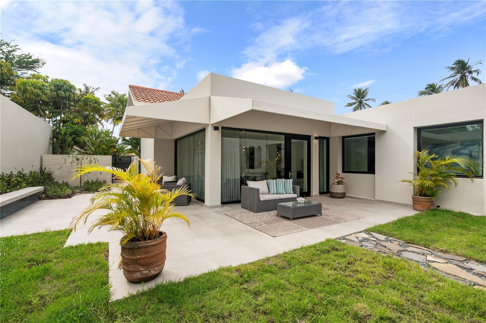 125 DORADO BEACH EAST