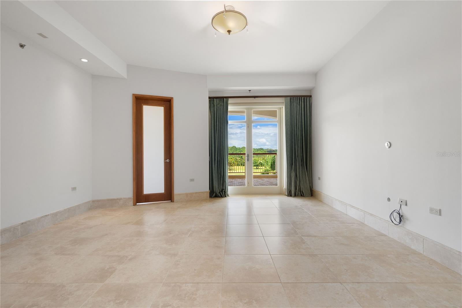 500 PLANTATION VILLAGE DRIVE #PH 2-403