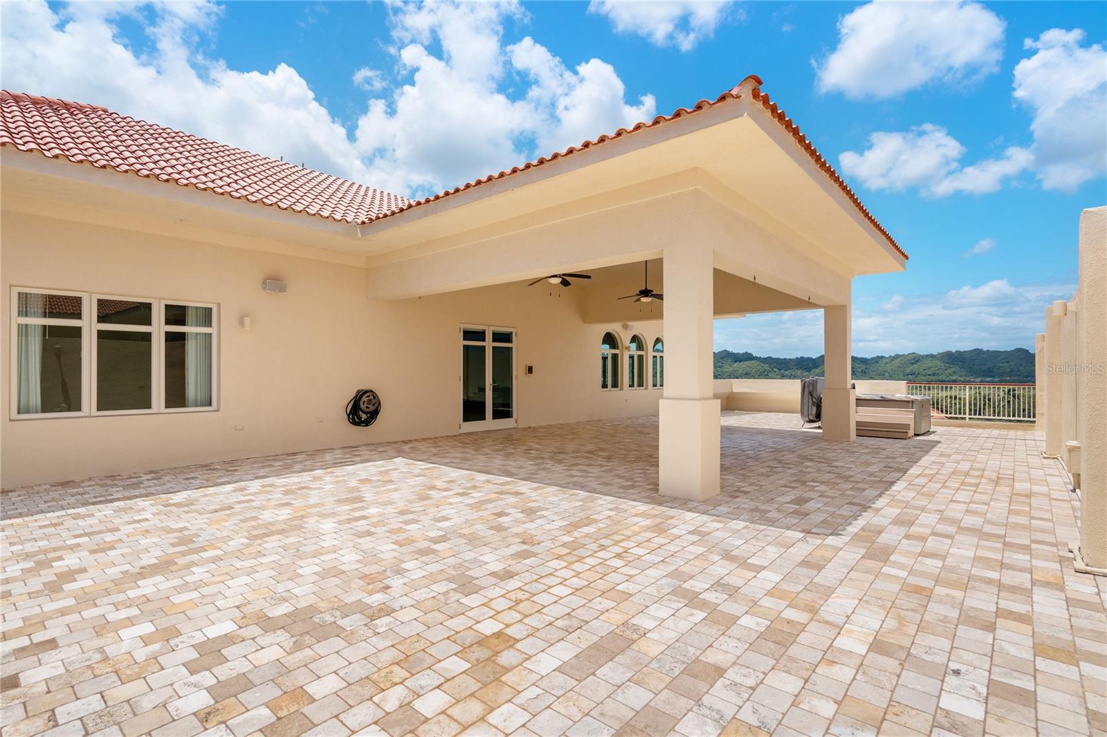 500 PLANTATION VILLAGE DRIVE #PH 2-403