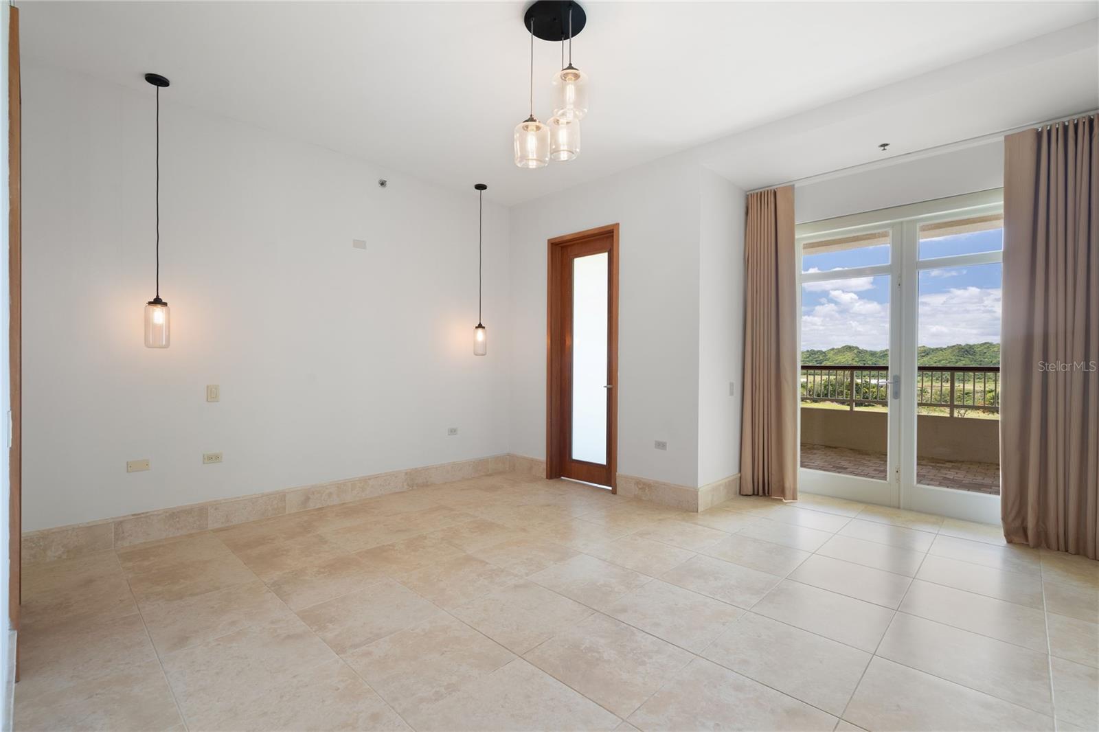500 PLANTATION VILLAGE DRIVE #PH 2-403