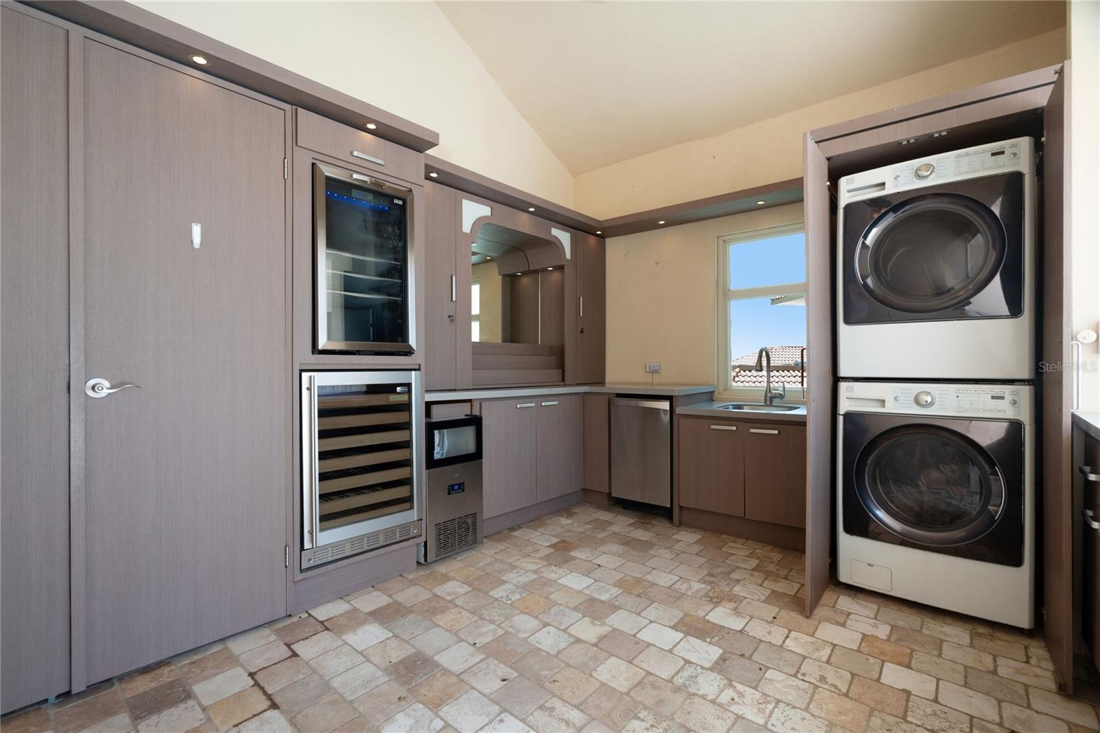 500 PLANTATION VILLAGE DRIVE #PH 2-403