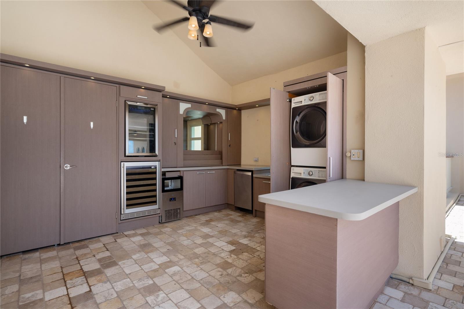 500 PLANTATION VILLAGE DRIVE #PH 2-403