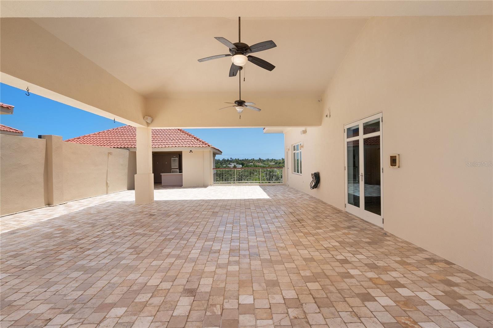 500 PLANTATION VILLAGE DRIVE #PH 2-403