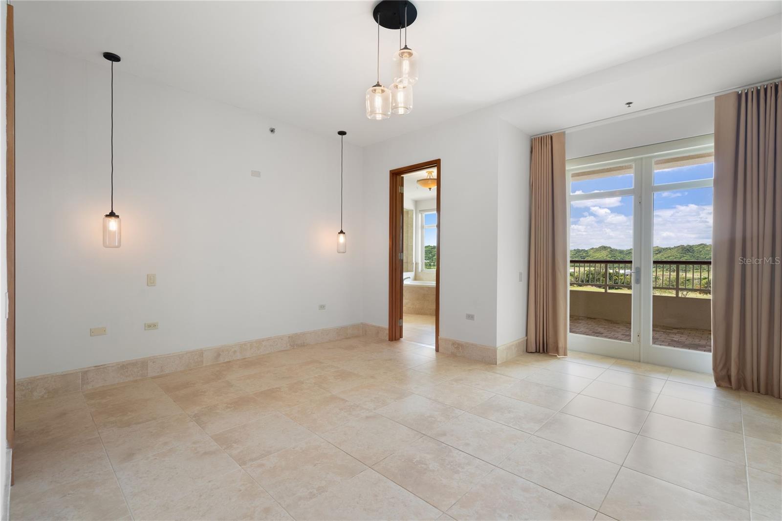 500 PLANTATION VILLAGE DRIVE #PH 2-403