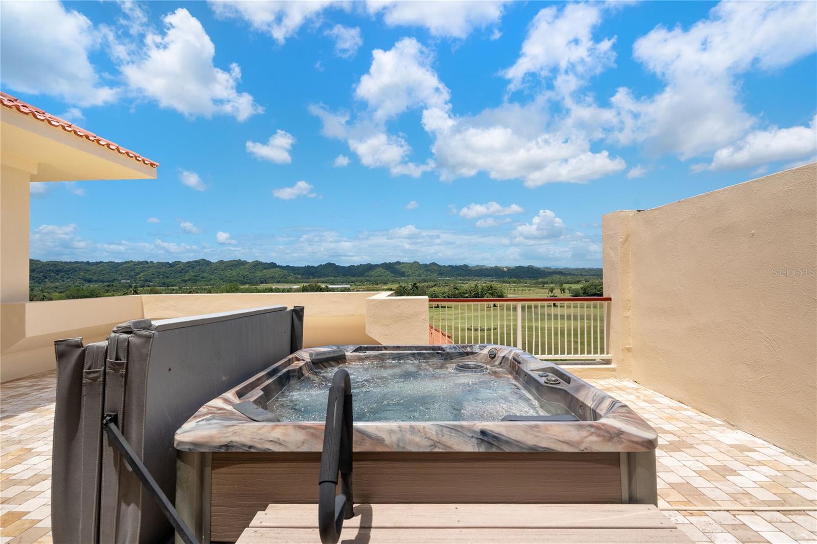 500 PLANTATION VILLAGE DRIVE #PH 2-403