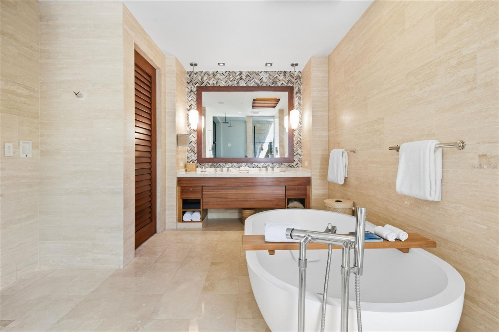 200 DORADO BEACH DRIVE #3022-3023