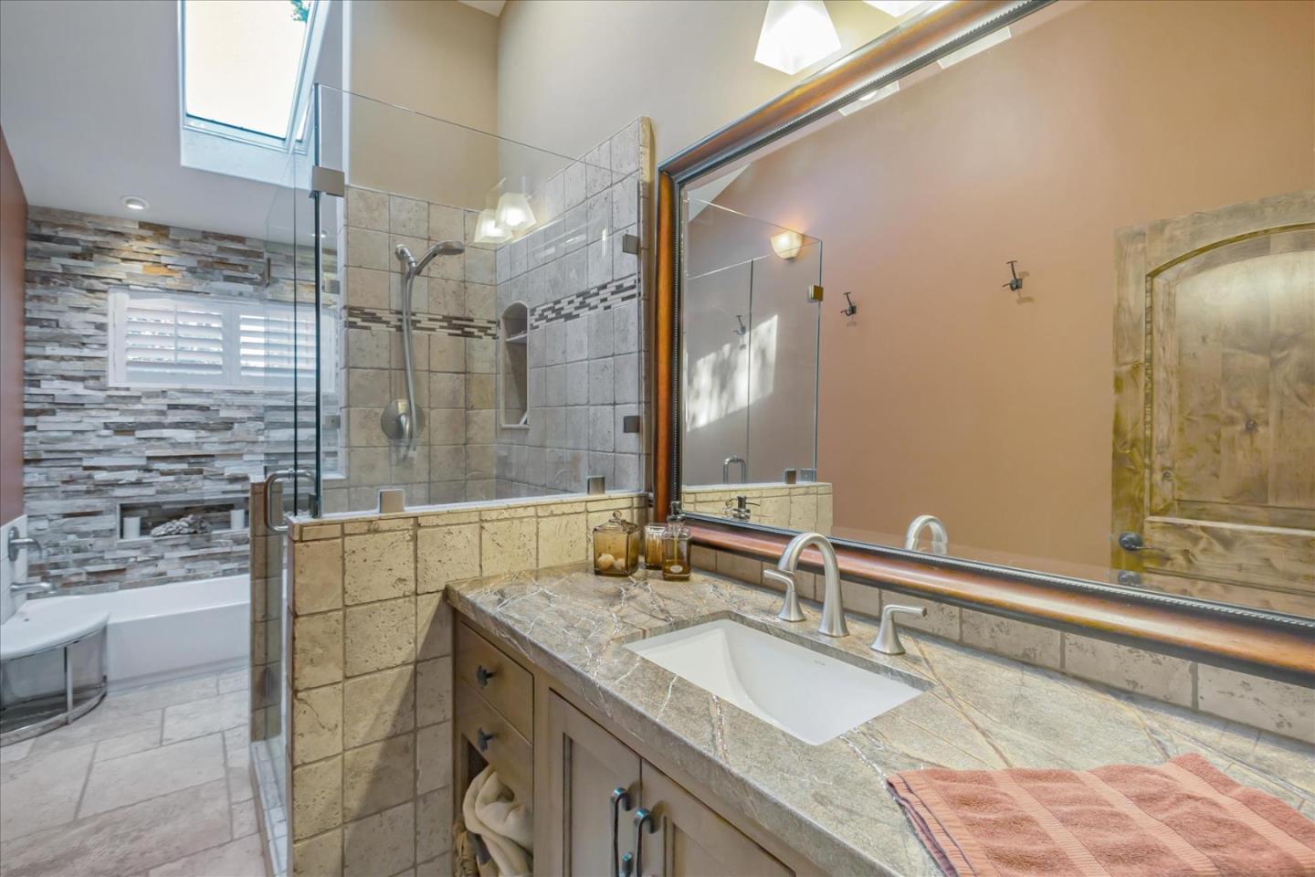 1070 Shelton Way