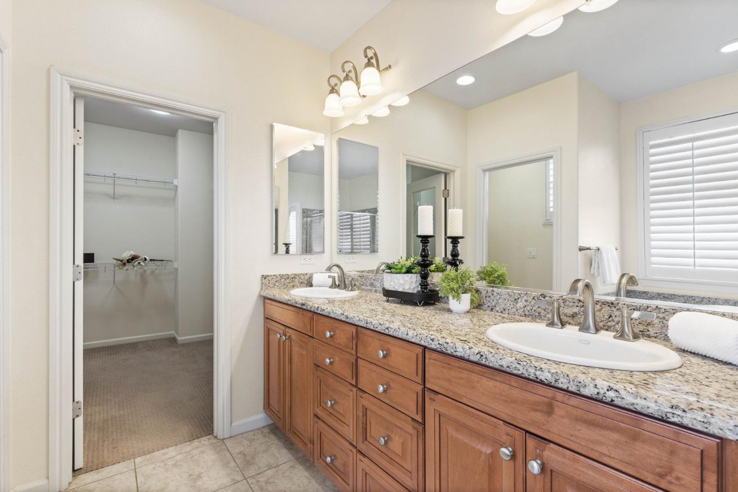 7260 Clear Vista Court