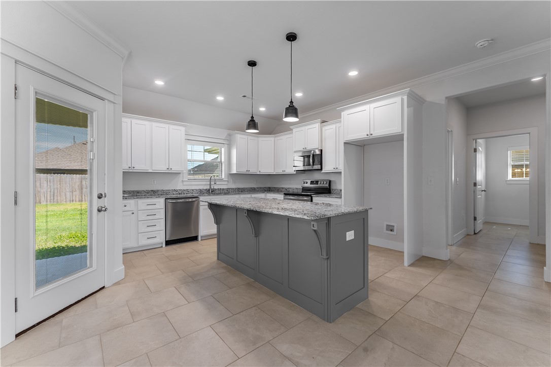 2003 E Hudson Drive