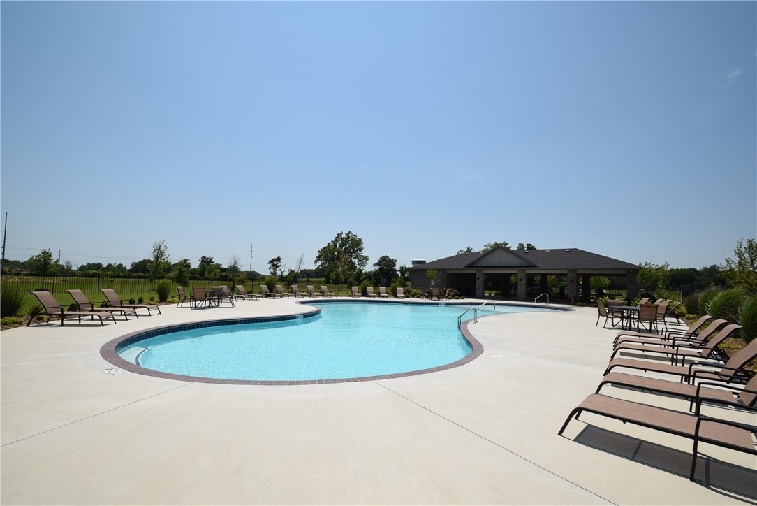 2003 E Hudson Drive