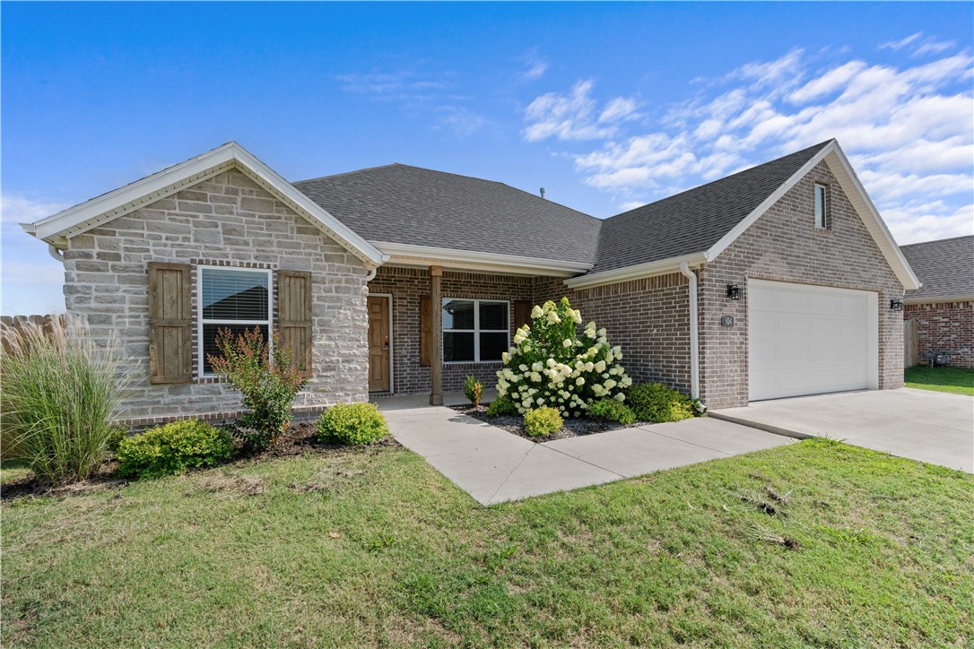 804 Hickory Meadows