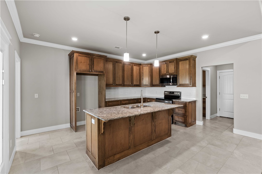 804 Hickory Meadows