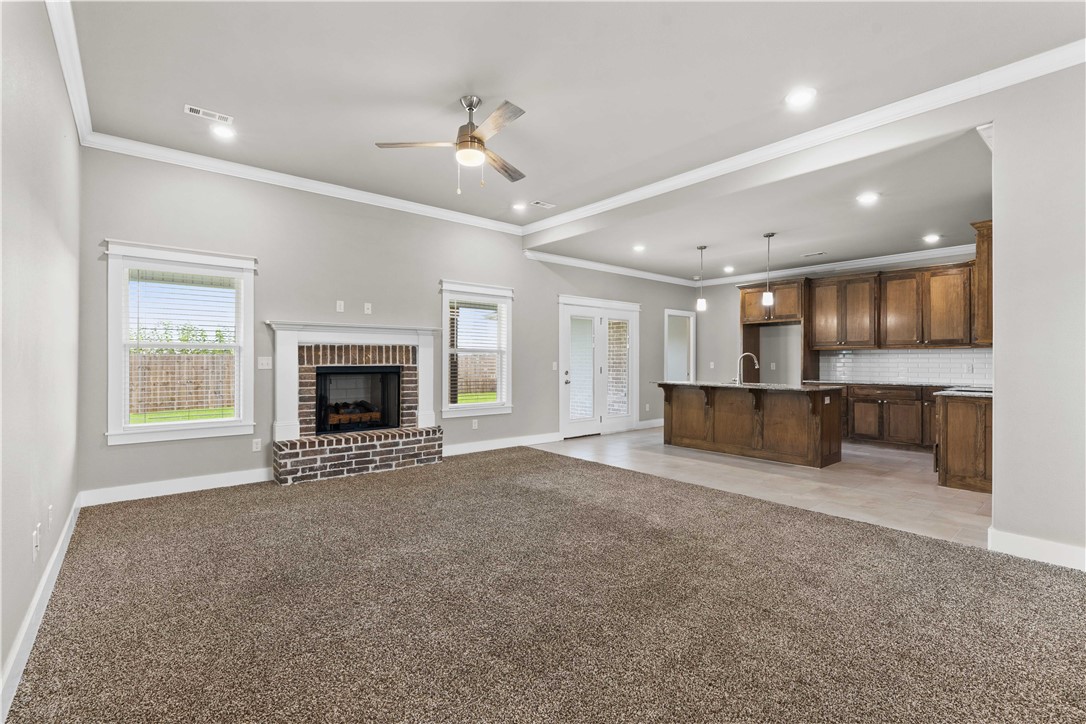 804 Hickory Meadows