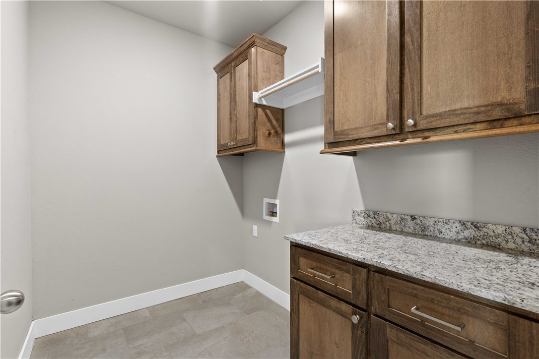 804 Hickory Meadows