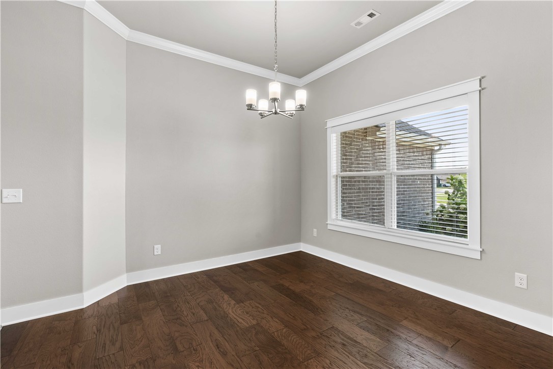 804 Hickory Meadows
