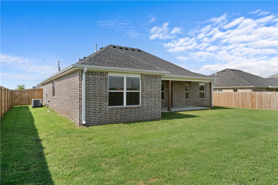 804 Hickory Meadows