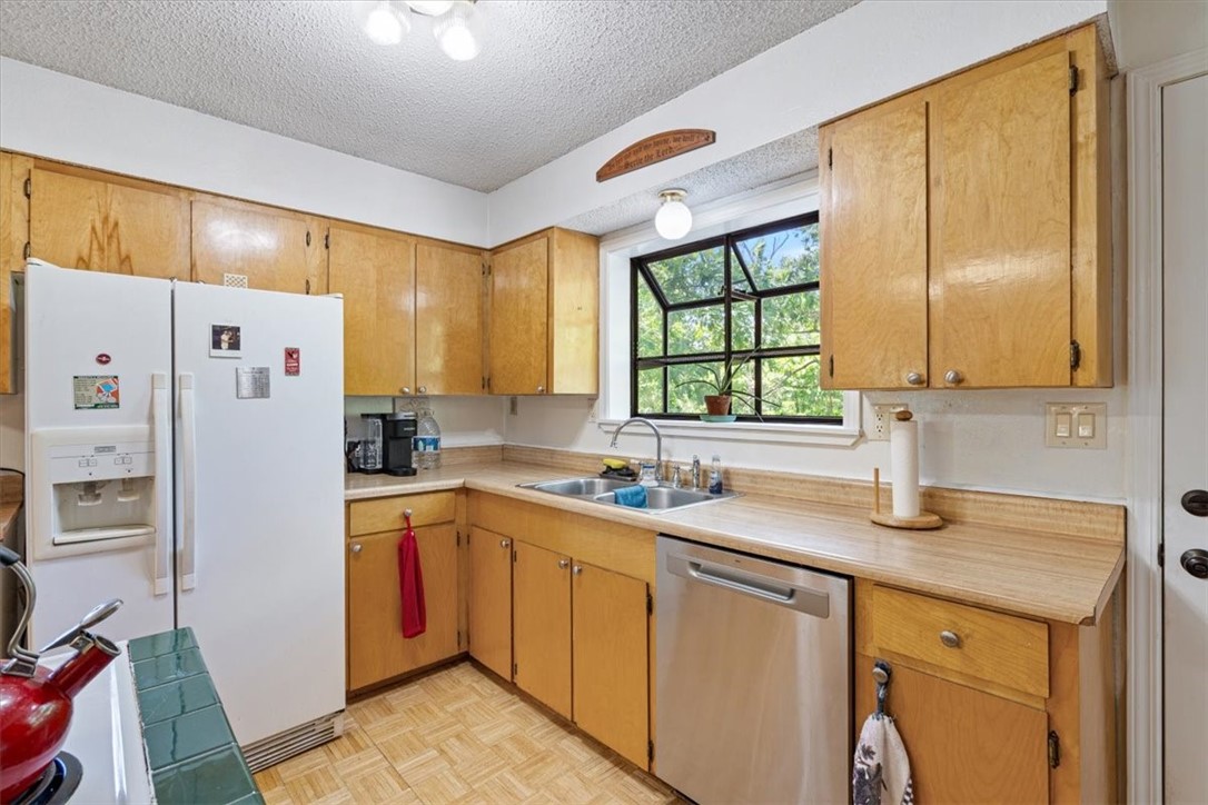 11559 Pine Creek Hollow Road