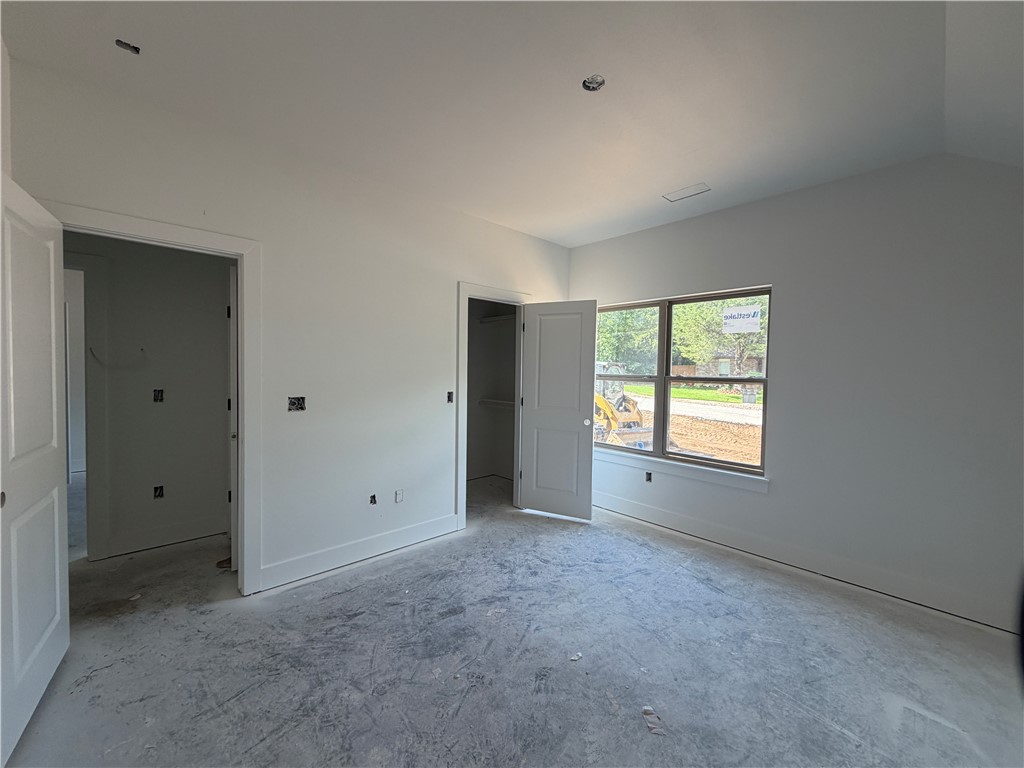 12 Kinross Drive