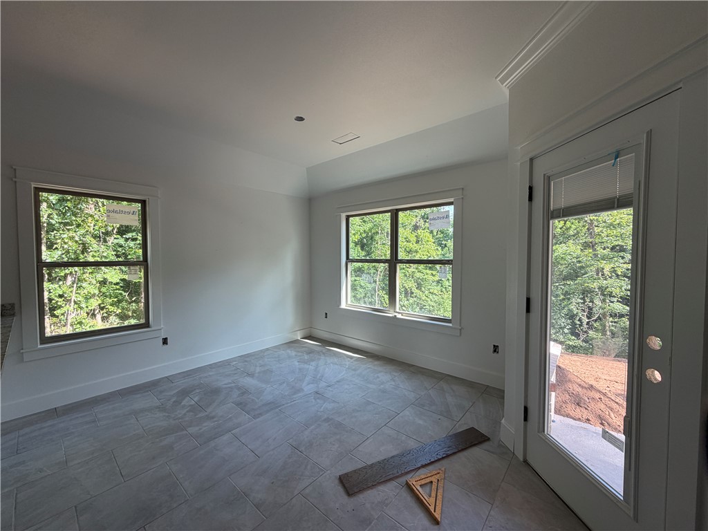 12 Kinross Drive