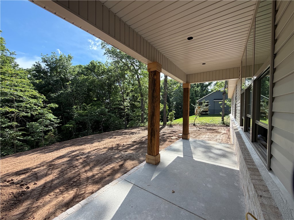 12 Kinross Drive