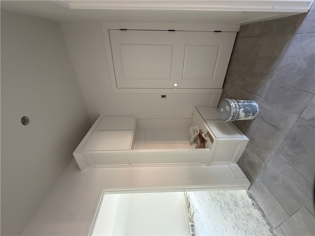 12 Kinross Drive