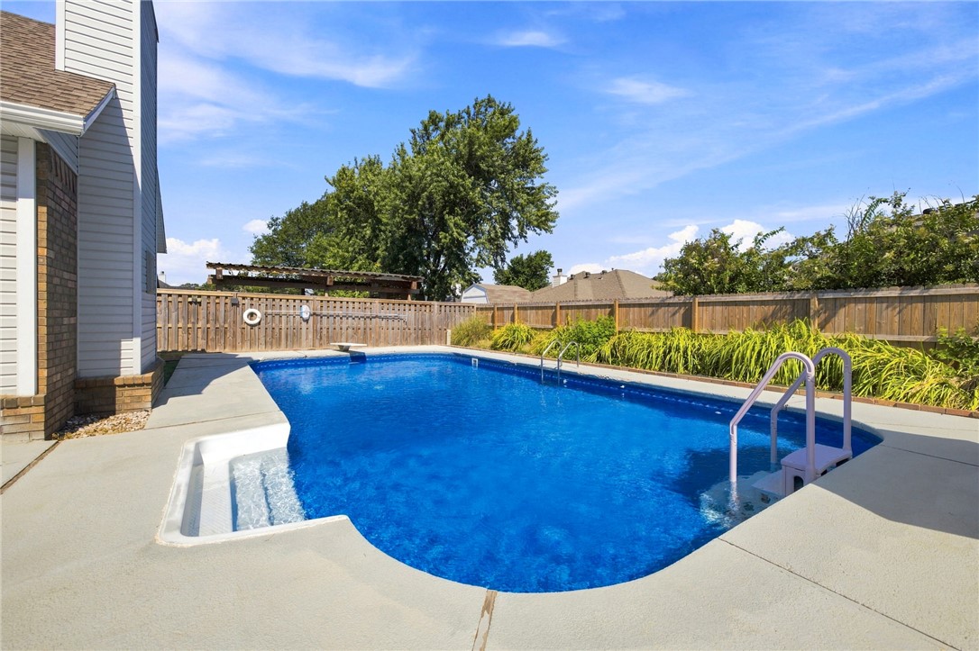 3601 W Mockingbird Lane