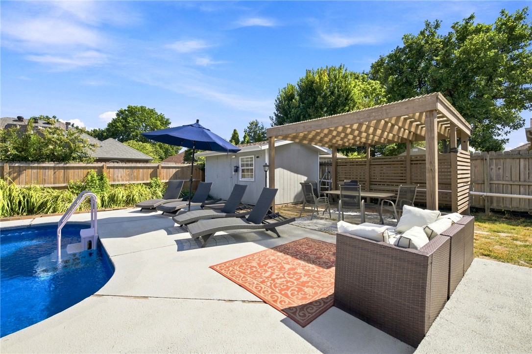 3601 W Mockingbird Lane