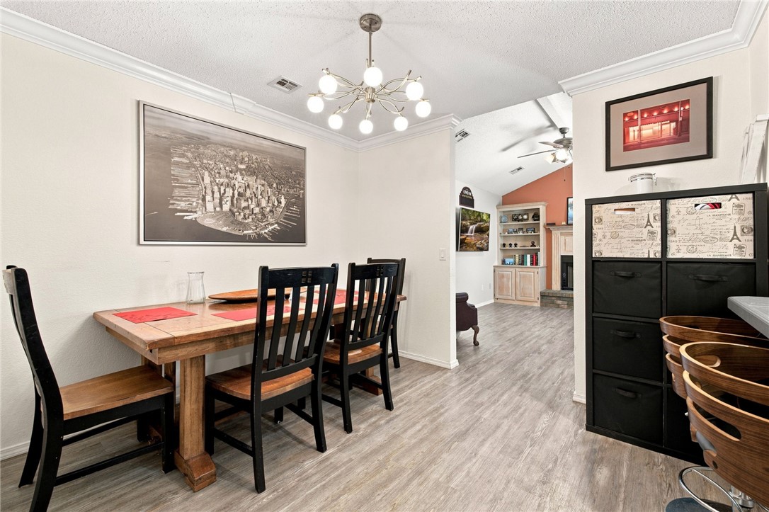 3601 W Mockingbird Lane