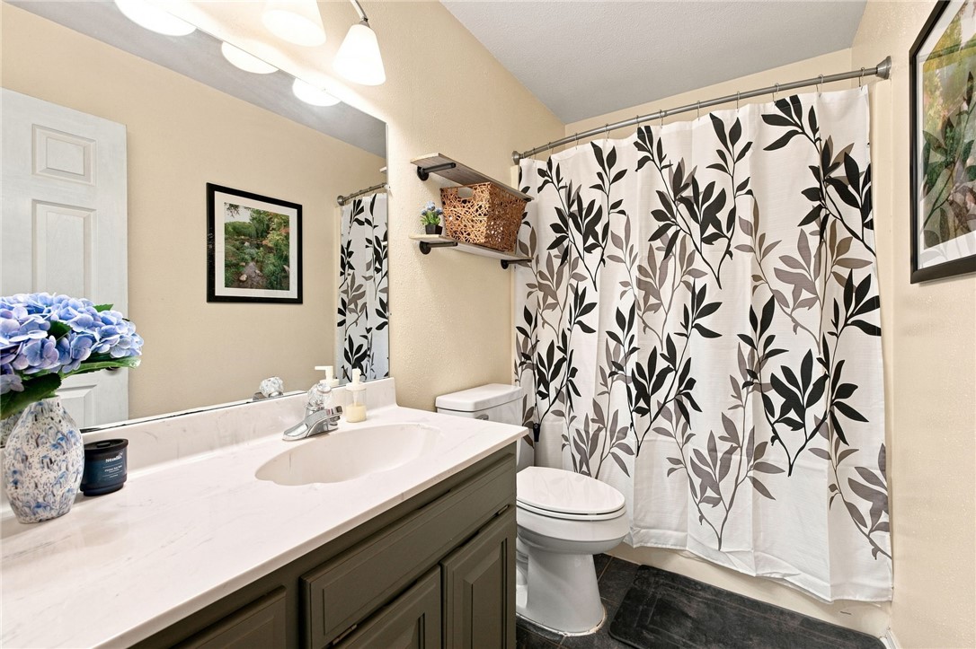3601 W Mockingbird Lane