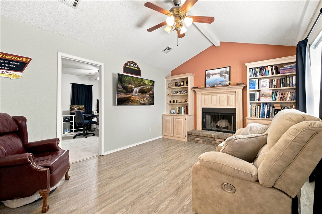 3601 W Mockingbird Lane