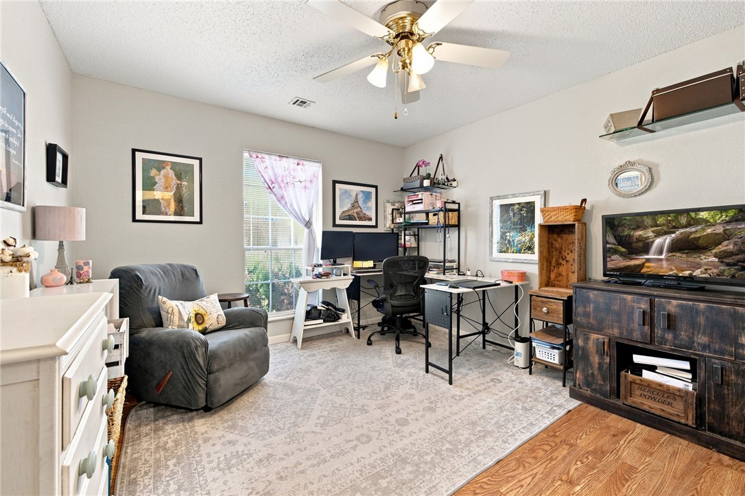 3601 W Mockingbird Lane