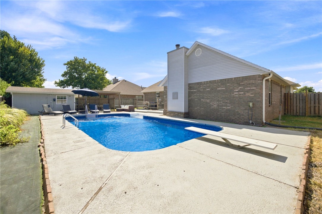 3601 W Mockingbird Lane