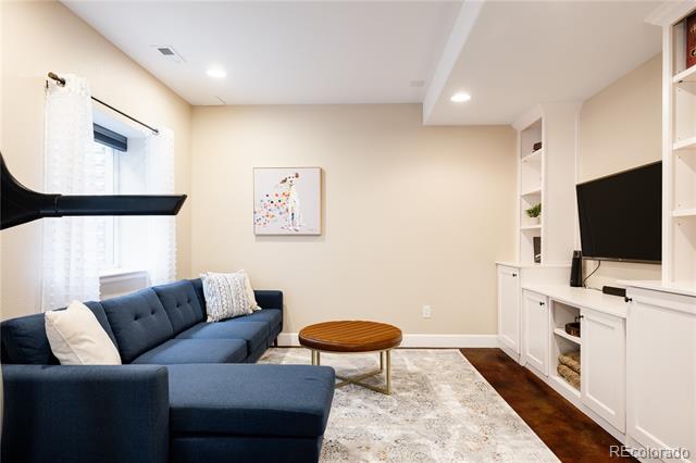 2906 Emporia Street