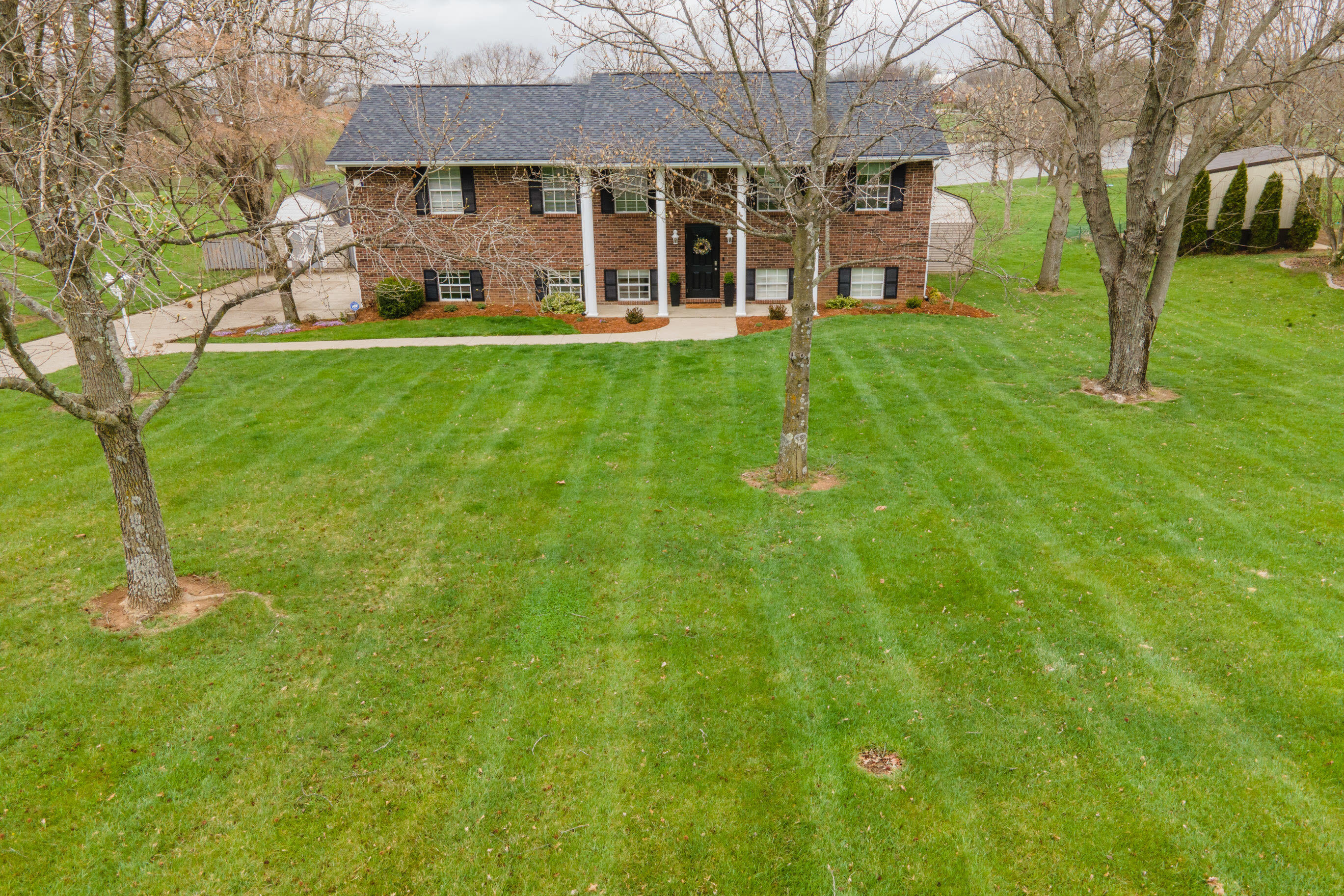 119 Lakeview Drive