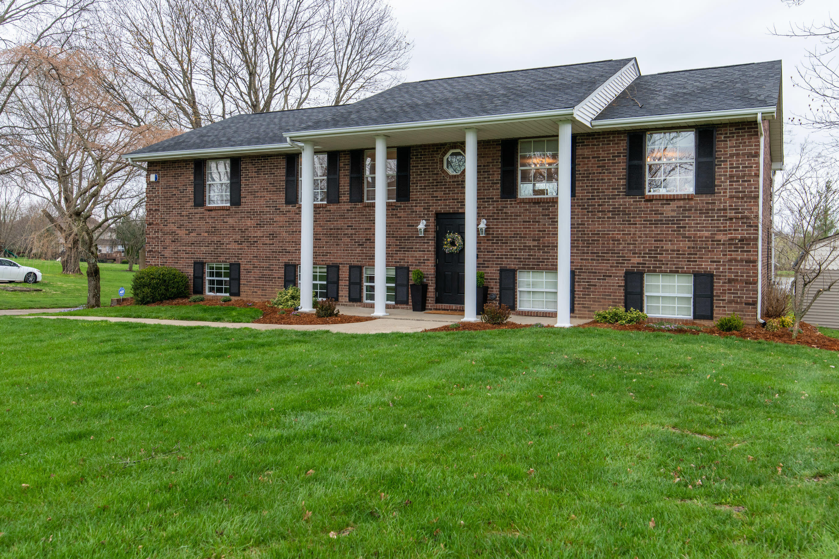 119 Lakeview Drive