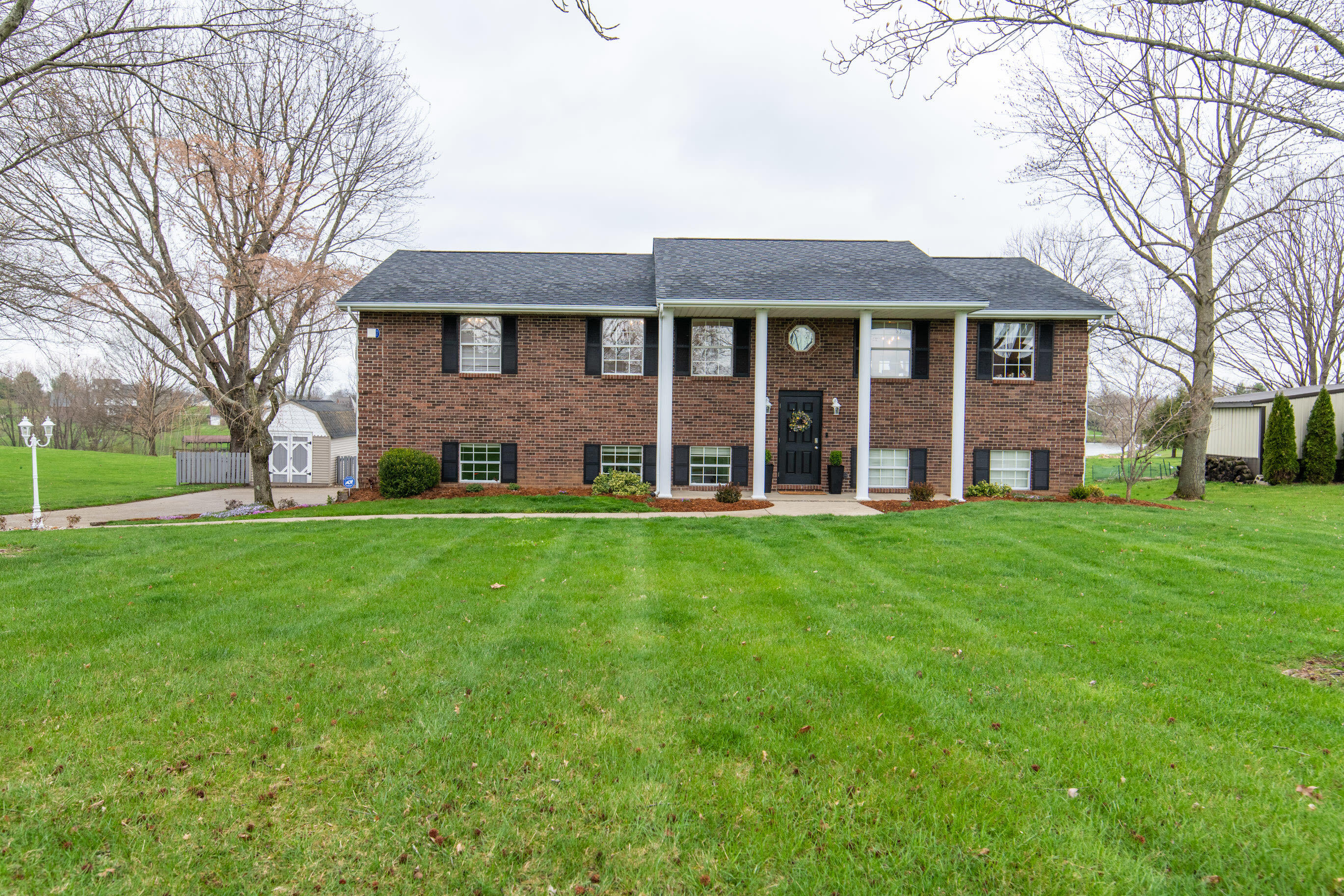 119 Lakeview Drive