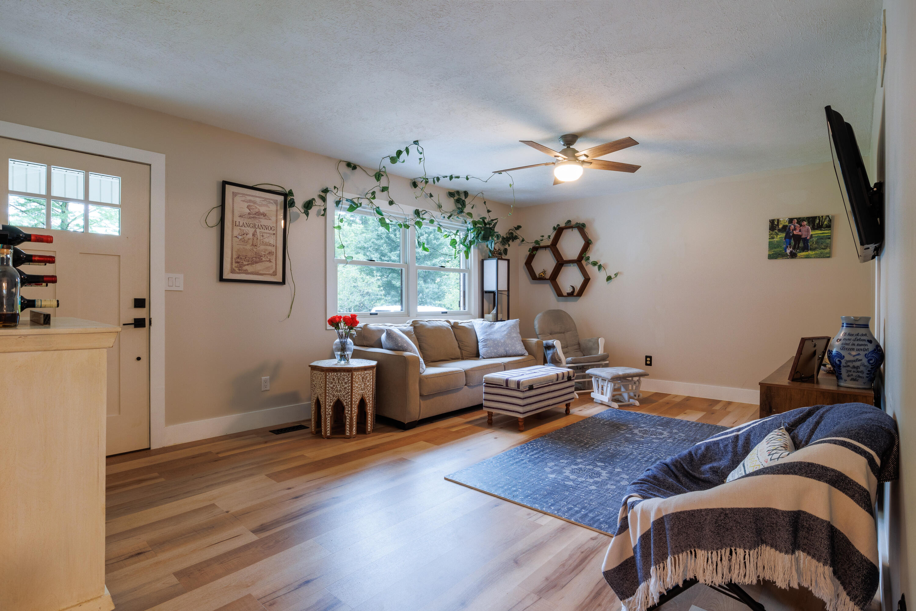 475 Davistown Road