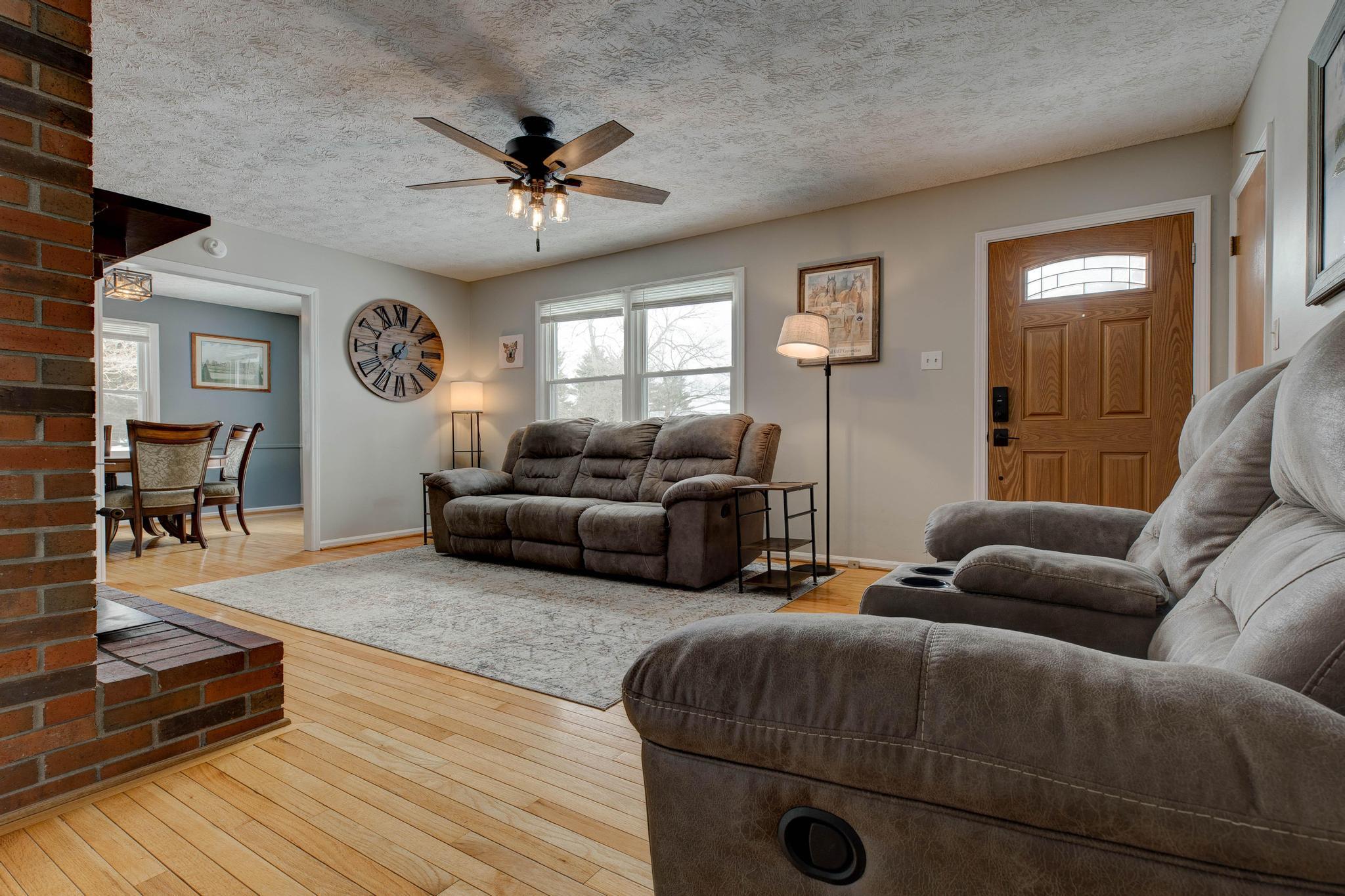 1021 Mackey Pike