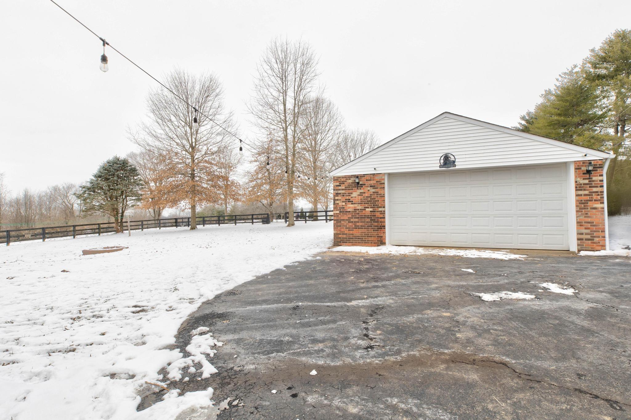1021 Mackey Pike