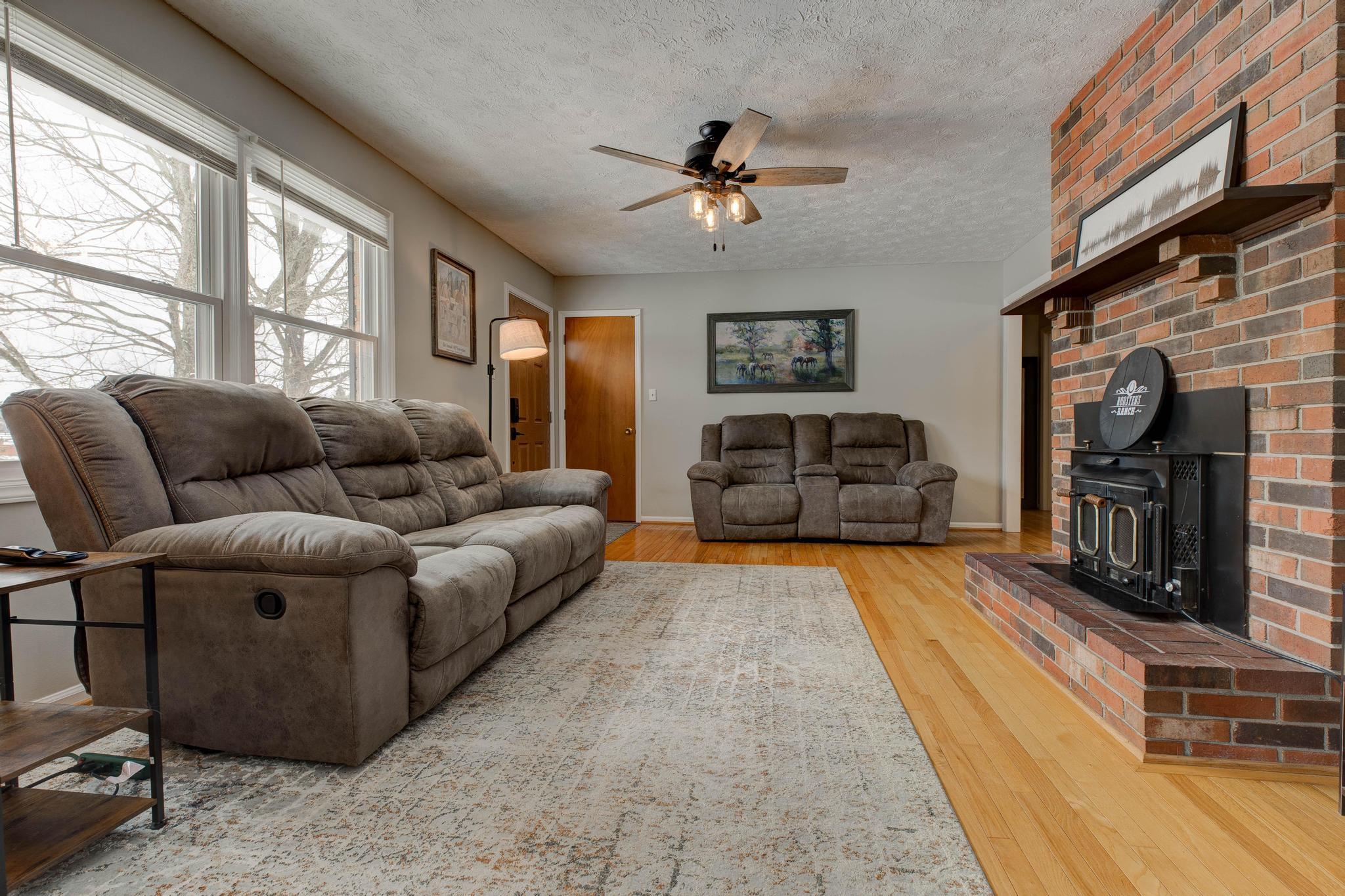 1021 Mackey Pike