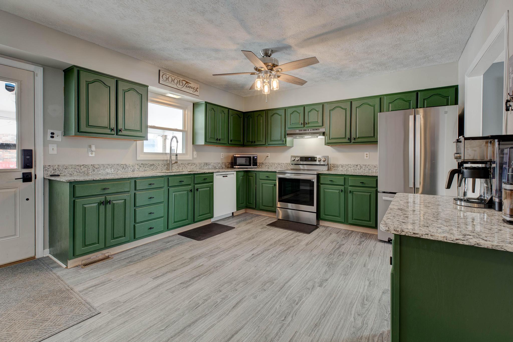 1021 Mackey Pike