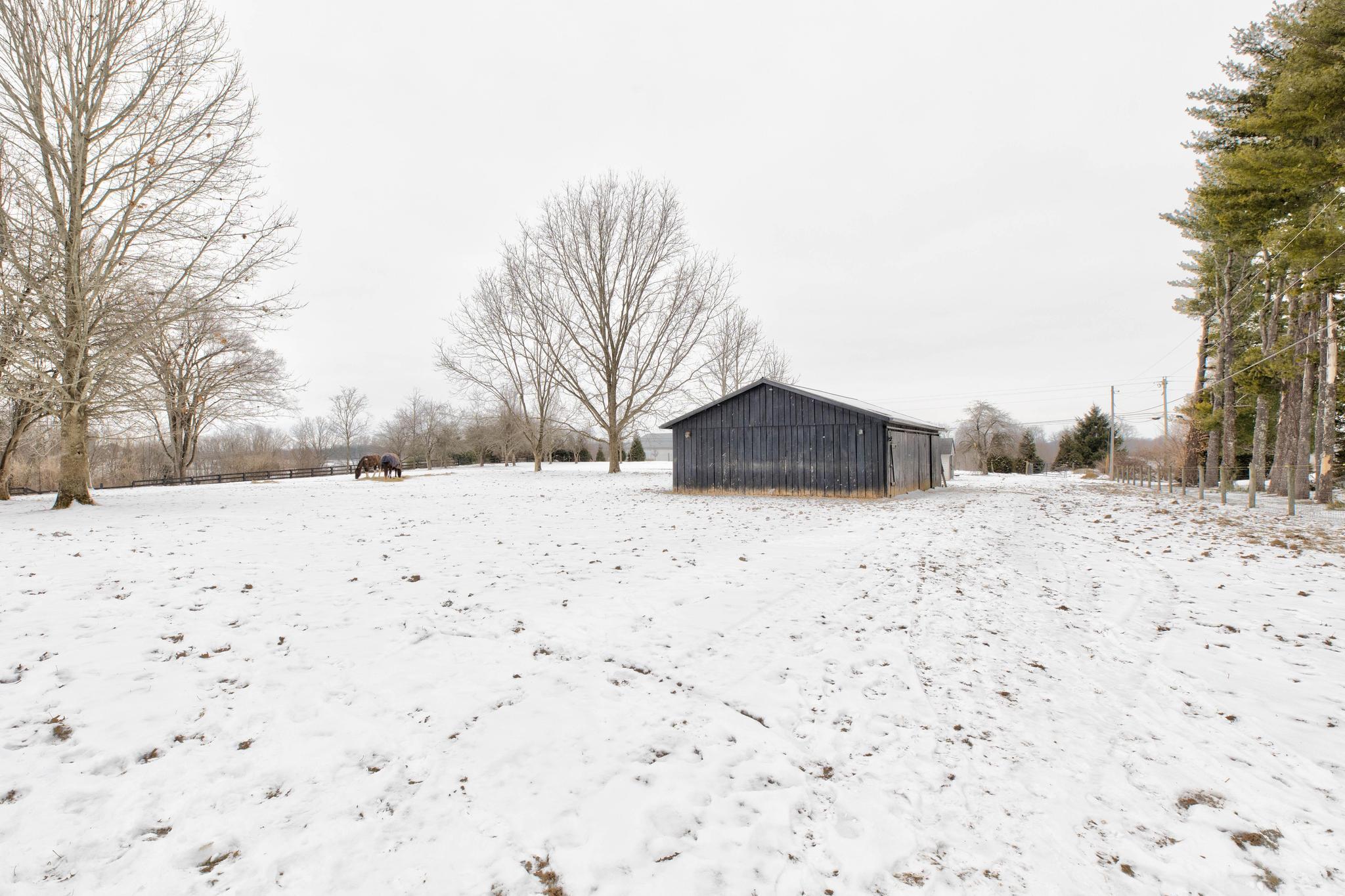 1021 Mackey Pike