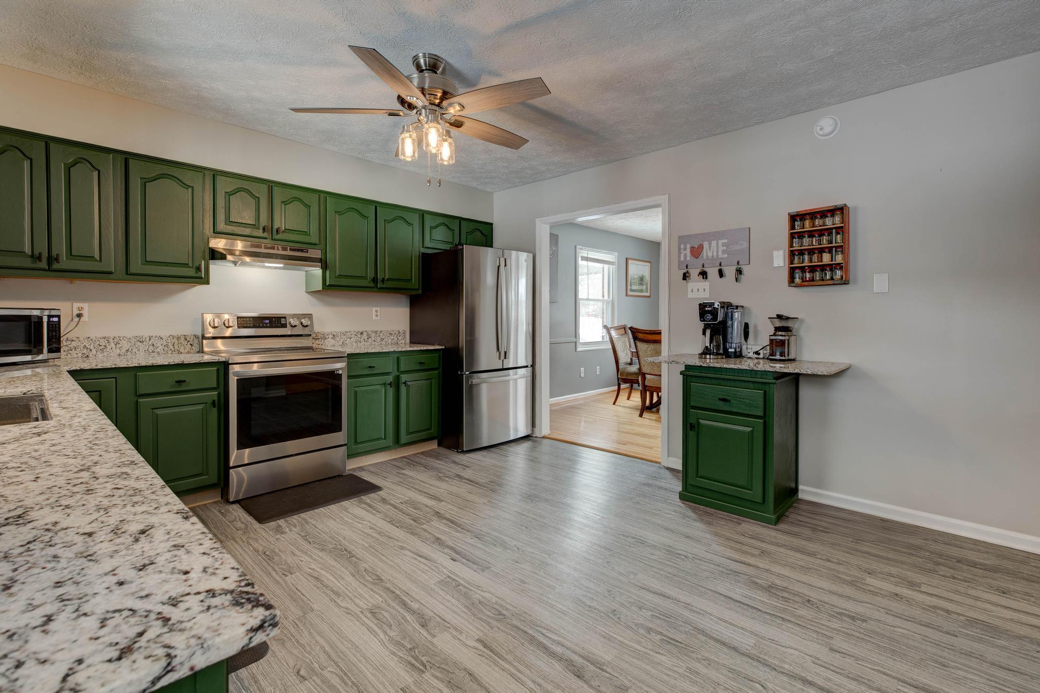 1021 Mackey Pike