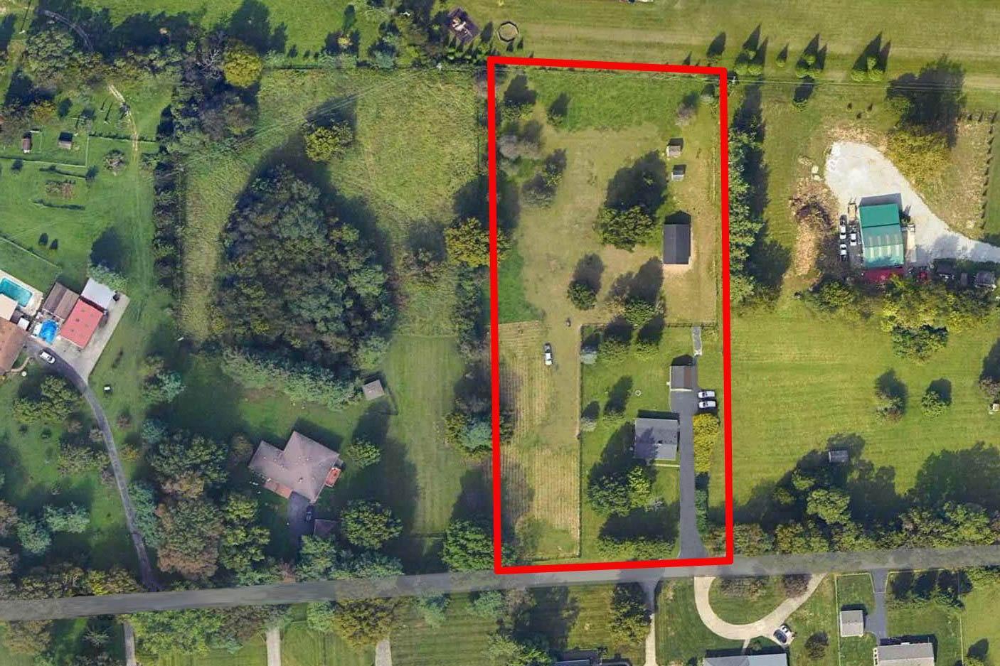 1021 Mackey Pike