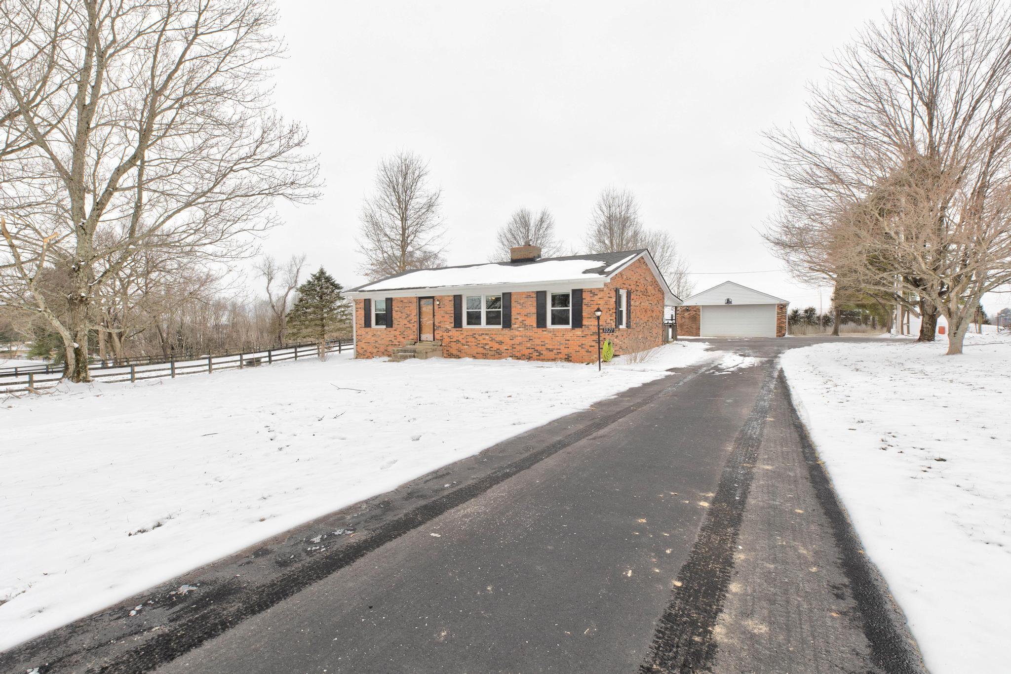 1021 Mackey Pike