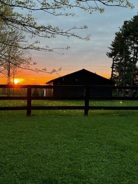 1021 Mackey Pike