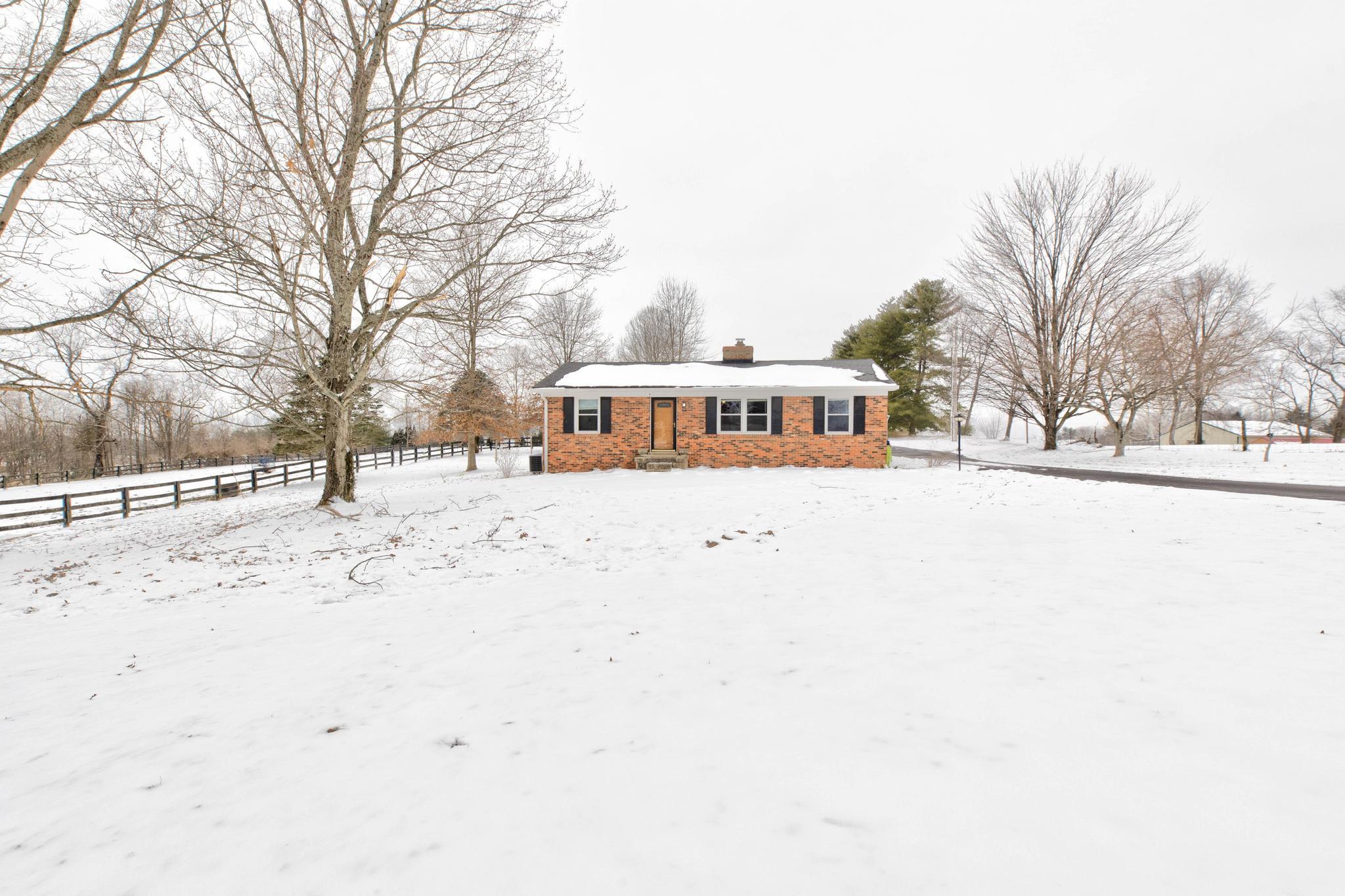 1021 Mackey Pike