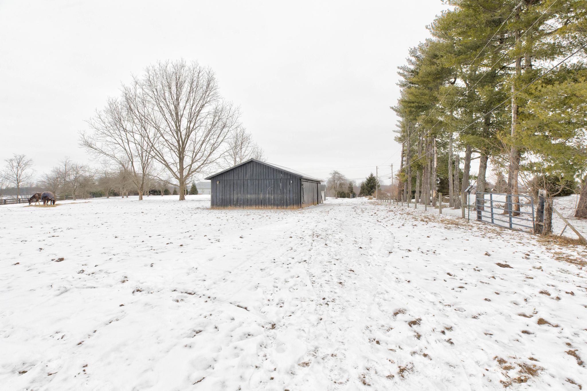1021 Mackey Pike