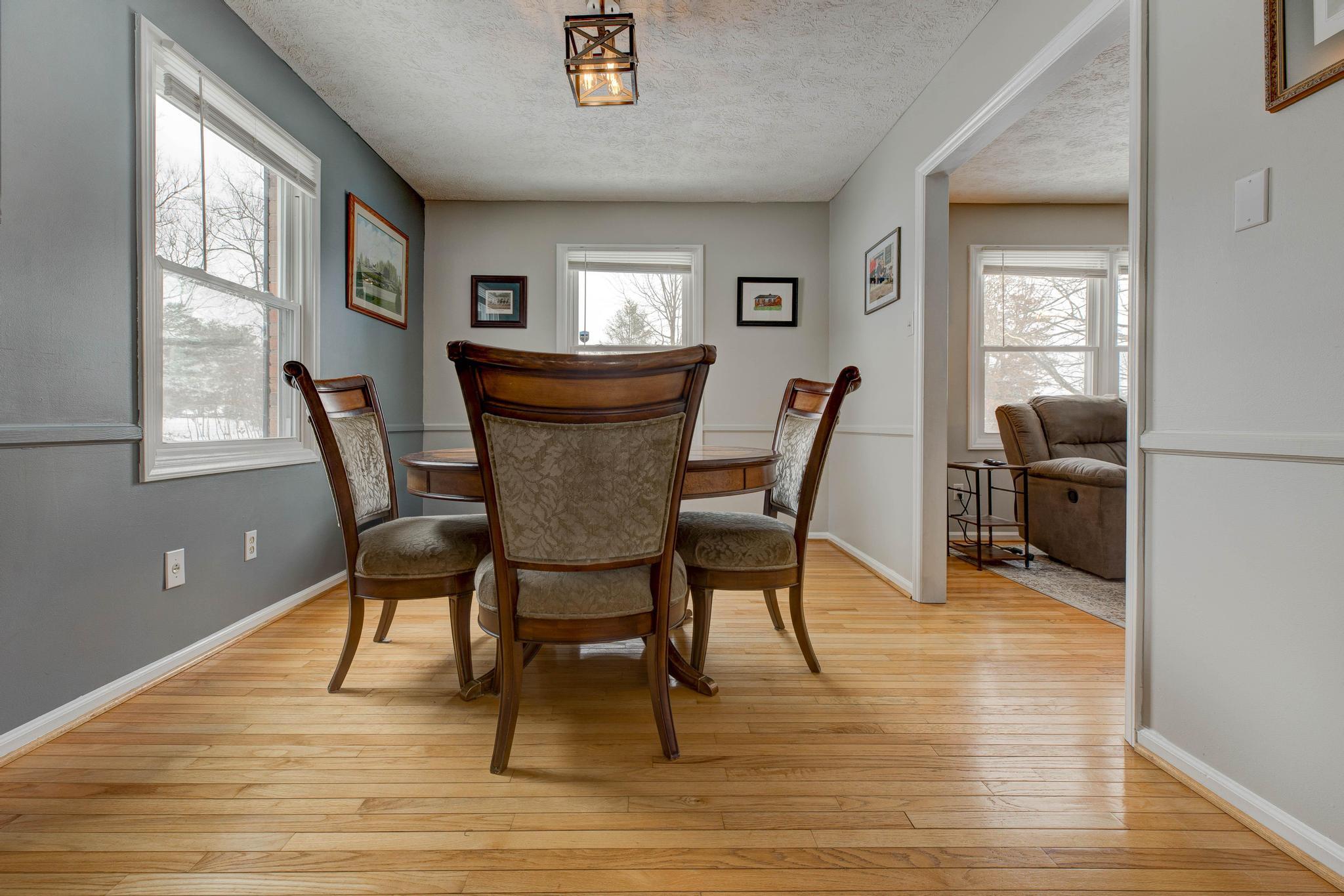 1021 Mackey Pike